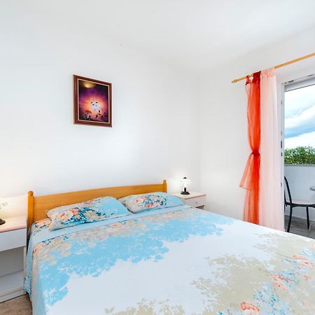 Luna Tsuki Two Aparthotel Rovinj Exterior foto