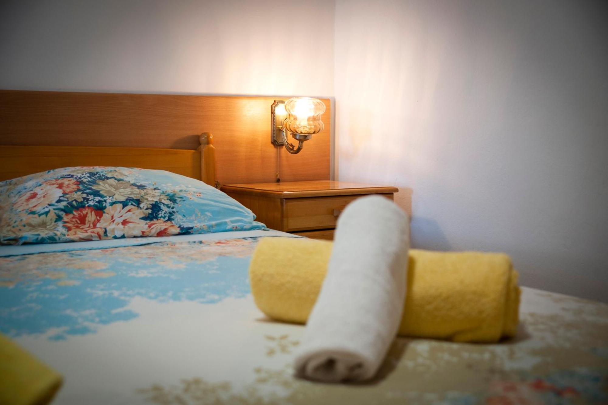 Luna Tsuki Two Aparthotel Rovinj Exterior foto